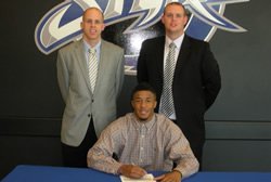 Maurice Nash Signing